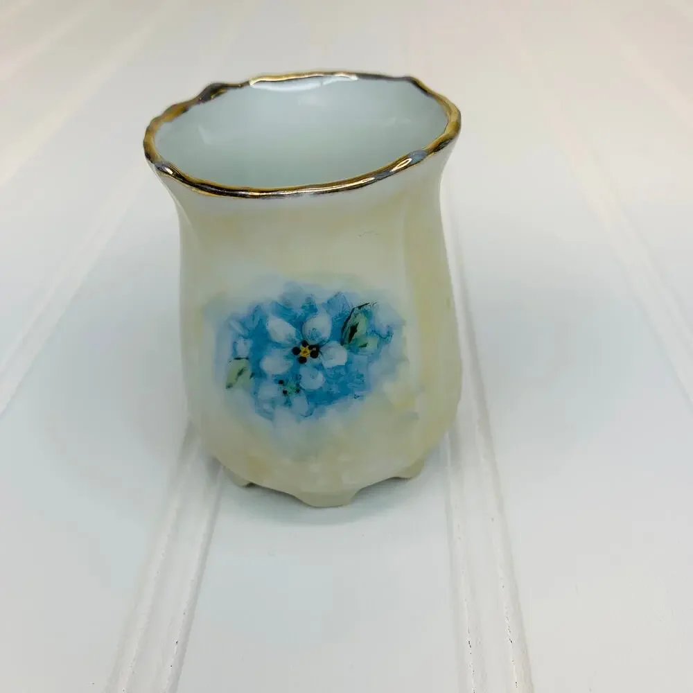 Vintage blue violet